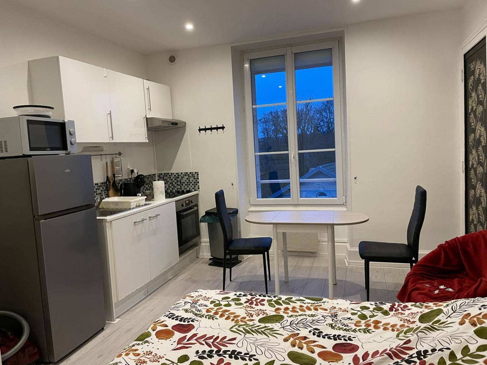 Ferienwohnung Studio Meuble Et Lumineux 20M2 Vittel Exterior foto